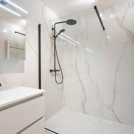 아파트 The Waves-luxurious 3bedroom App W Big Terrace & Garage