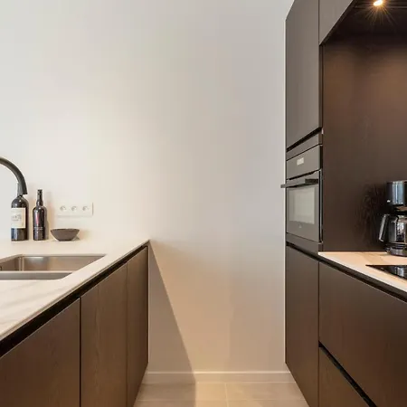 The Waves-luxurious 3bedroom App W Big Terrace & Garage *