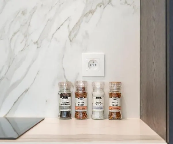 The Waves-luxurious 3bedroom App W Big Terrace & Garage דירה