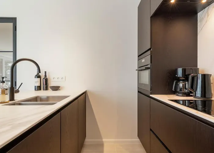 The Waves-luxurious 3bedroom App W Big Terrace & Garage *