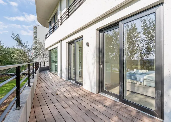 The Waves-luxurious 3bedroom App W Big Terrace & Garage *