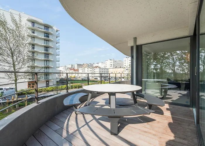 The Waves-luxurious 3bedroom App W Big Terrace & Garage דירה