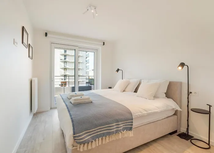 The Waves-luxurious 3bedroom App W Big Terrace & Garage Appartement *